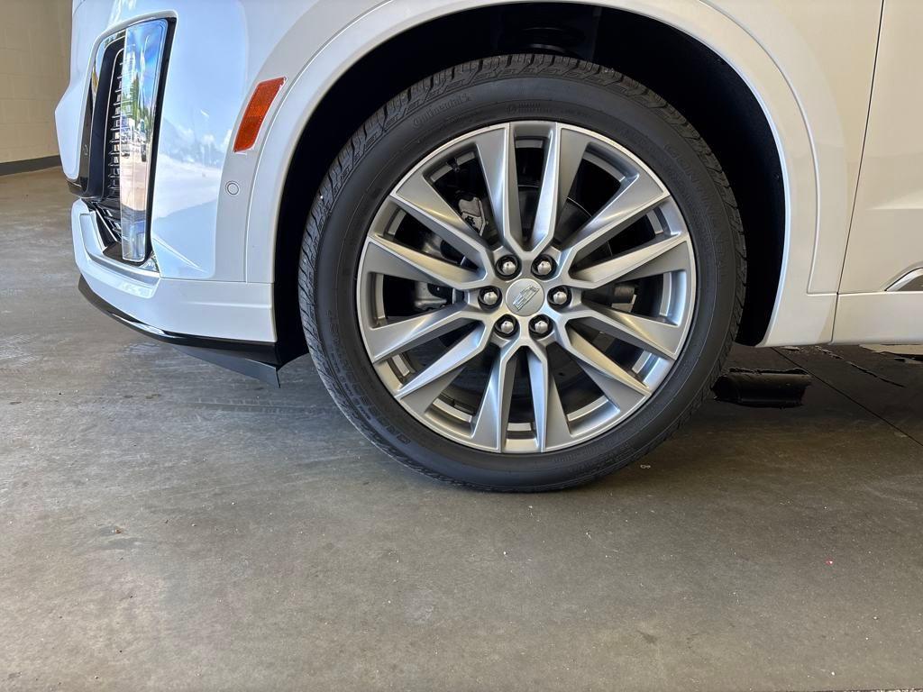 new 2025 Cadillac XT6 car, priced at $77,230