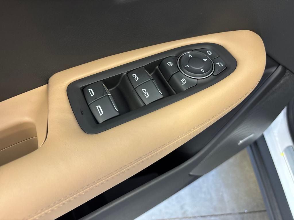 new 2025 Cadillac XT6 car, priced at $77,230