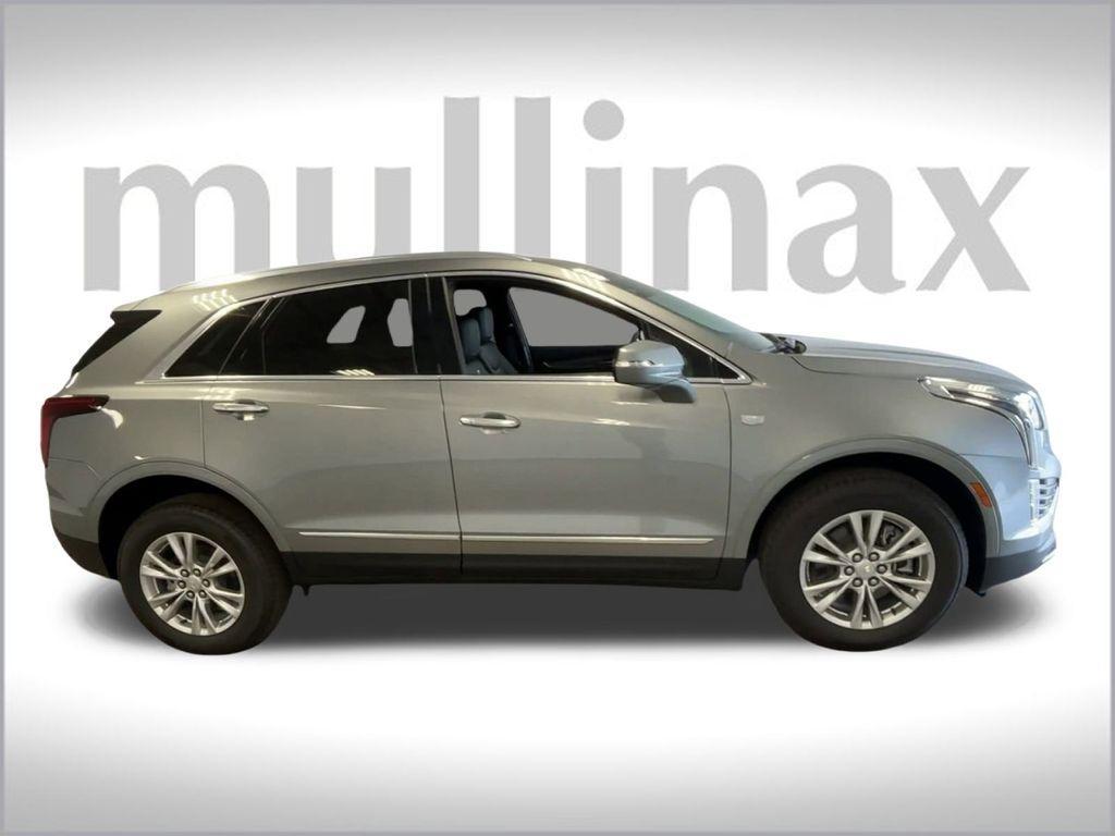 new 2025 Cadillac XT5 car, priced at $44,690