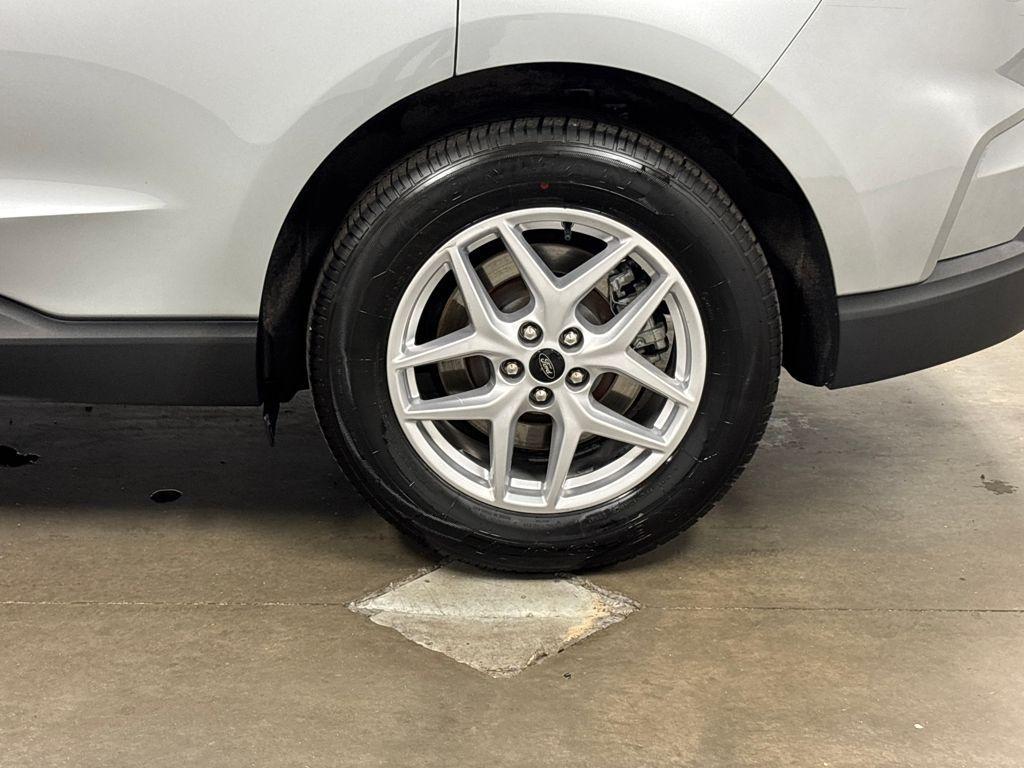 used 2023 Ford Edge car, priced at $18,500