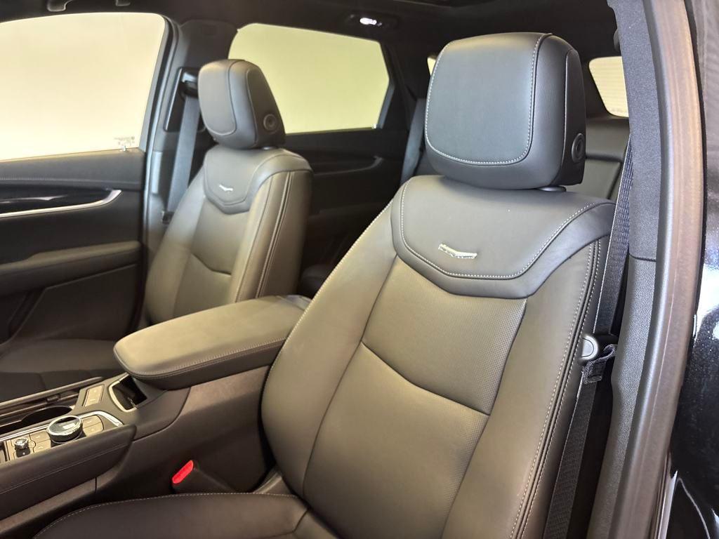 new 2025 Cadillac XT5 car, priced at $51,715