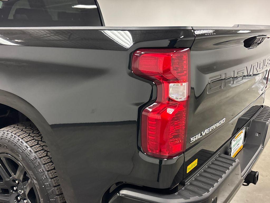 used 2025 Chevrolet Silverado 1500 car, priced at $38,900
