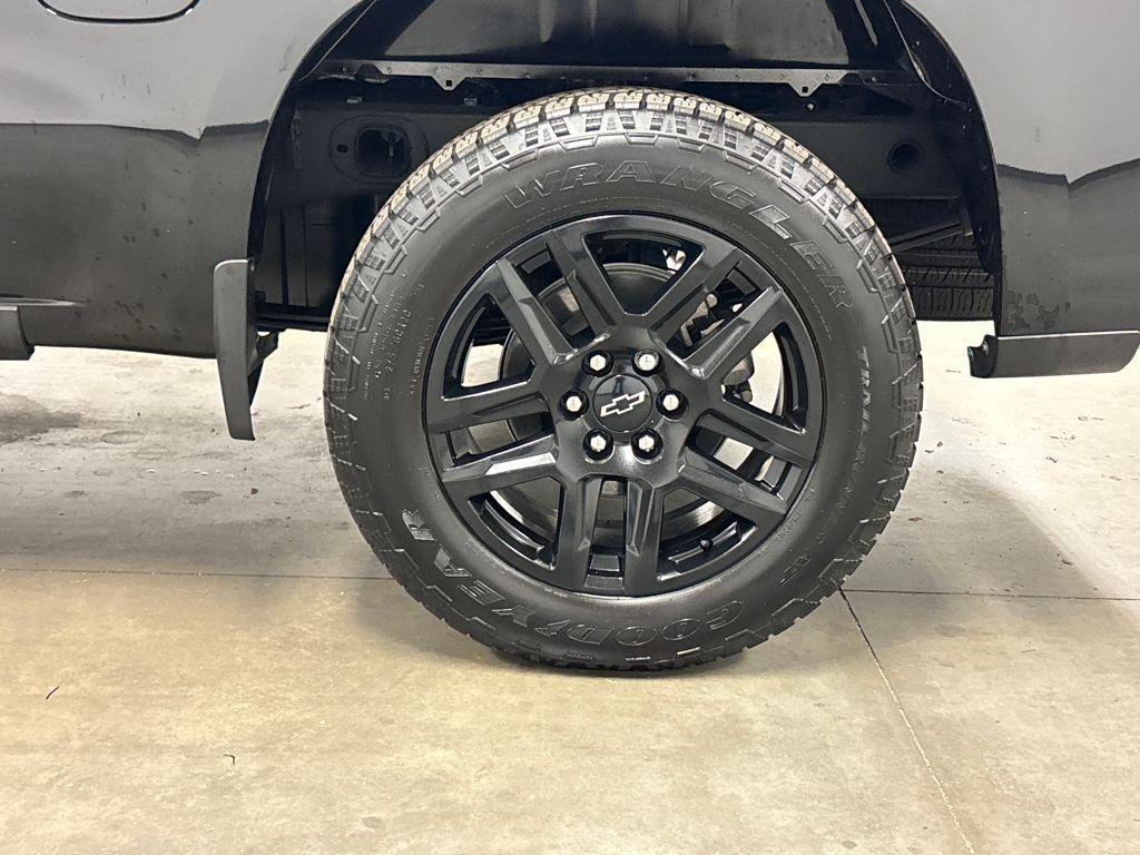 used 2025 Chevrolet Silverado 1500 car, priced at $38,900