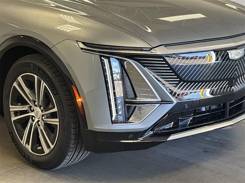 new 2025 Cadillac LYRIQ car, priced at $59,105