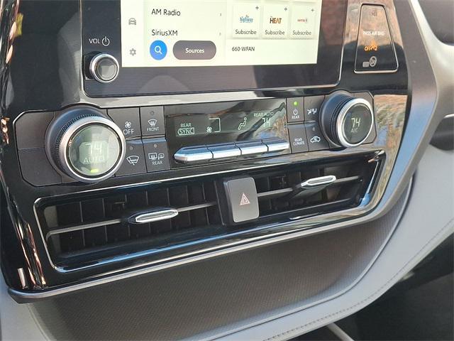 used 2023 Toyota Highlander Hybrid car, priced at $31,899