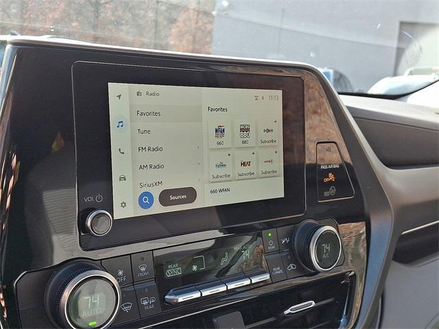 used 2023 Toyota Highlander Hybrid car, priced at $31,899