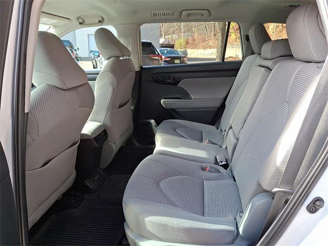 used 2023 Toyota Highlander Hybrid car, priced at $31,899