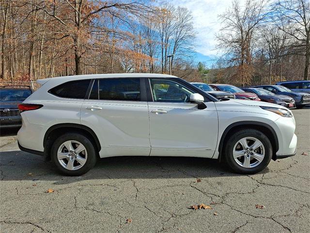 used 2023 Toyota Highlander Hybrid car, priced at $31,899