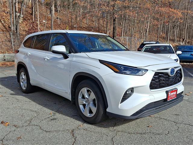 used 2023 Toyota Highlander Hybrid car, priced at $31,899