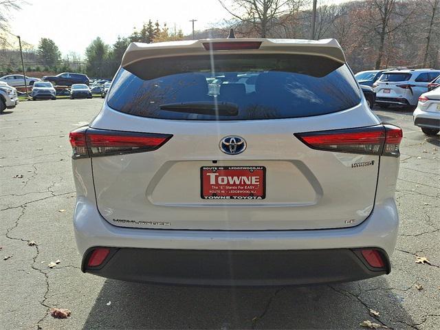 used 2023 Toyota Highlander Hybrid car, priced at $31,899