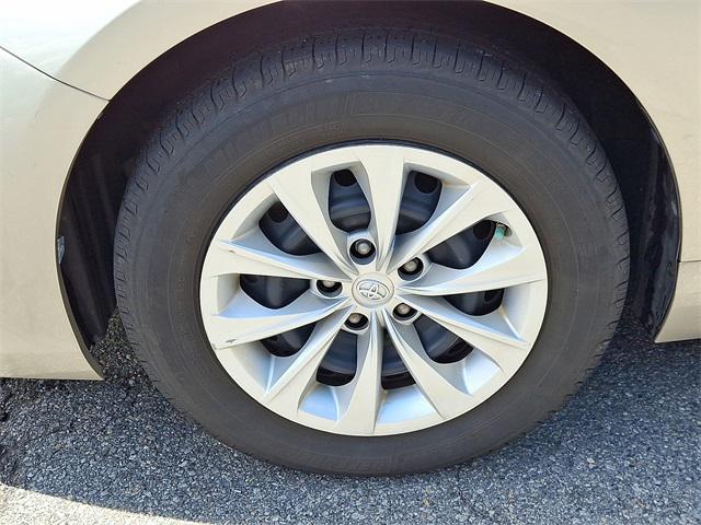 used 2015 Toyota Camry Hybrid car, priced at $12,890