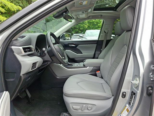 used 2024 Toyota Highlander car, priced at $43,336