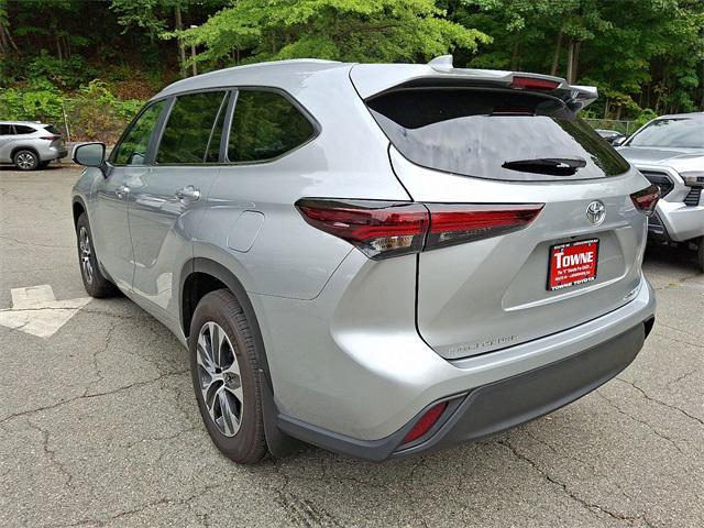 used 2024 Toyota Highlander car, priced at $43,336