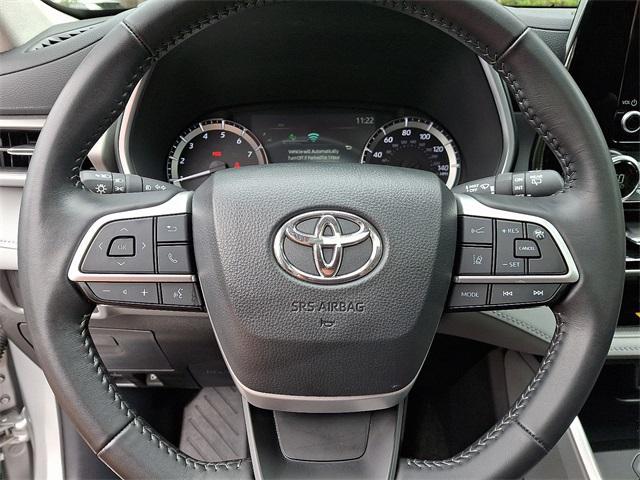 used 2024 Toyota Highlander car, priced at $43,336