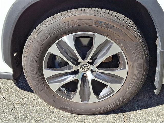 used 2023 Toyota Highlander car, priced at $36,199