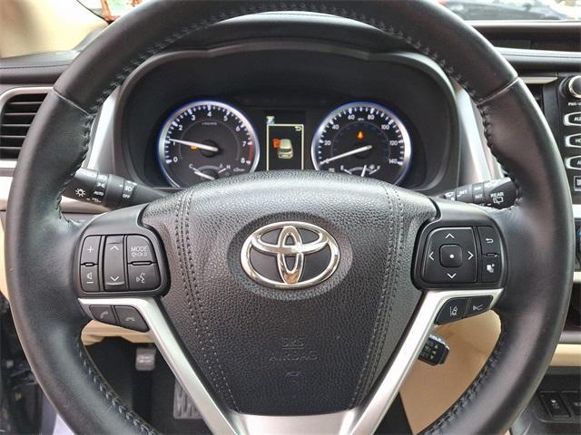 used 2018 Toyota Highlander car, priced at $25,995