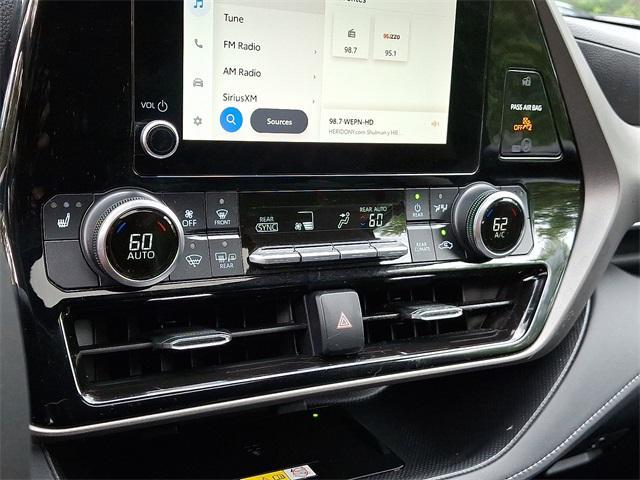 used 2023 Toyota Highlander car, priced at $38,499