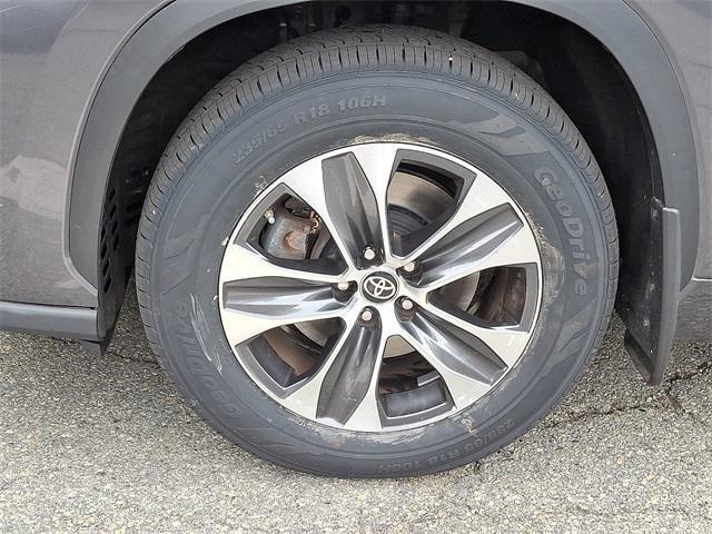 used 2023 Toyota Highlander car, priced at $38,499
