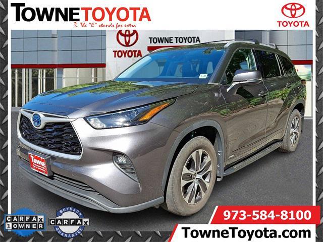 used 2022 Toyota Highlander Hybrid car, priced at $38,475
