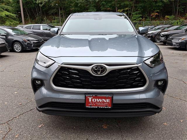 used 2023 Toyota Highlander car, priced at $32,963