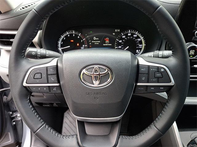 used 2023 Toyota Highlander car, priced at $32,963