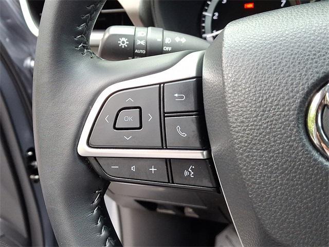 used 2023 Toyota Highlander car, priced at $32,963
