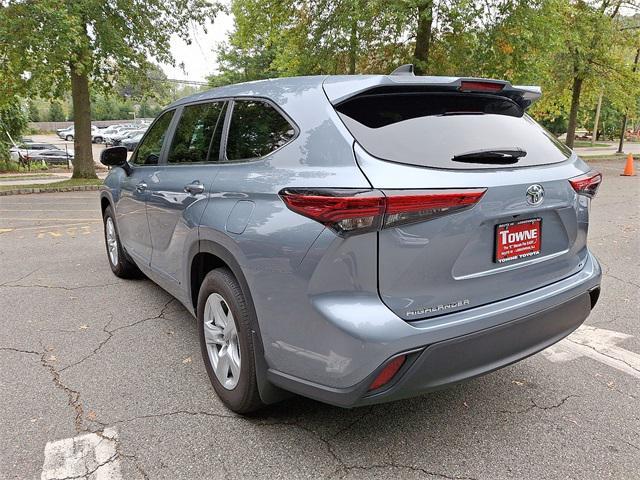 used 2023 Toyota Highlander car, priced at $32,963