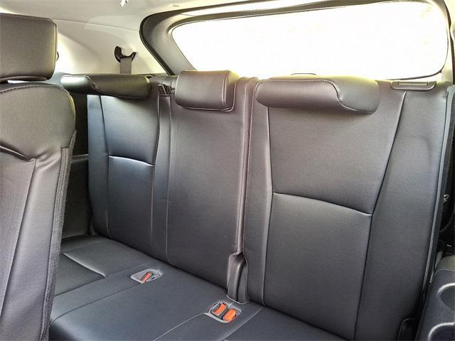 used 2022 Toyota Highlander car, priced at $36,995