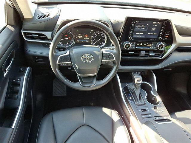 used 2022 Toyota Highlander car, priced at $32,848