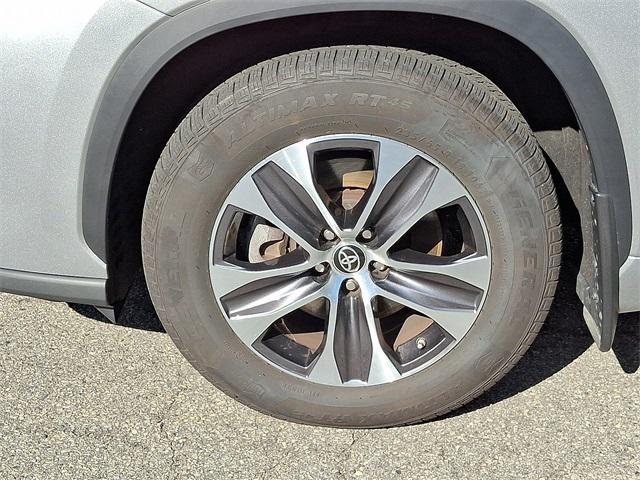 used 2022 Toyota Highlander car, priced at $32,848
