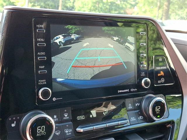 used 2022 Toyota Highlander car, priced at $32,848
