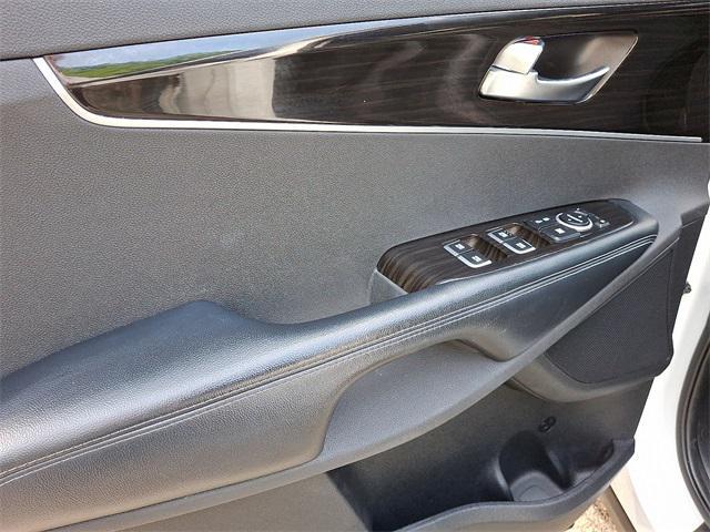 used 2019 Kia Sorento car, priced at $13,850