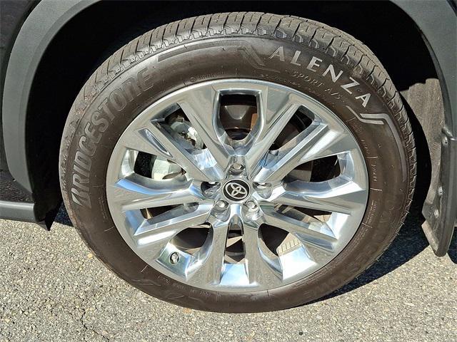 used 2023 Toyota Highlander Hybrid car, priced at $48,948