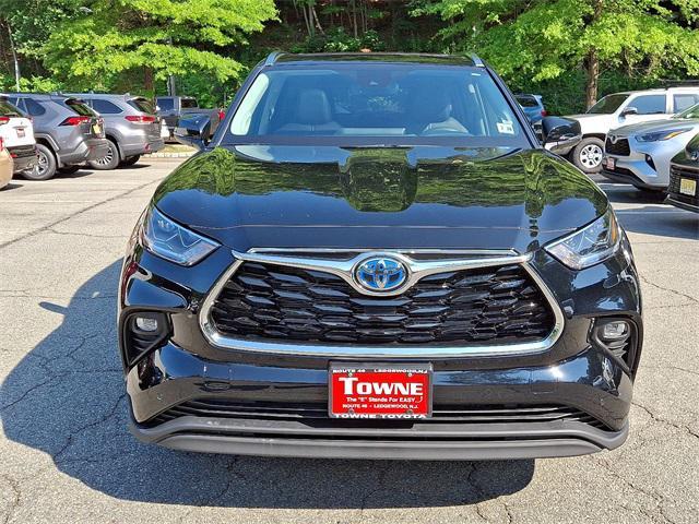 used 2023 Toyota Highlander Hybrid car, priced at $48,948
