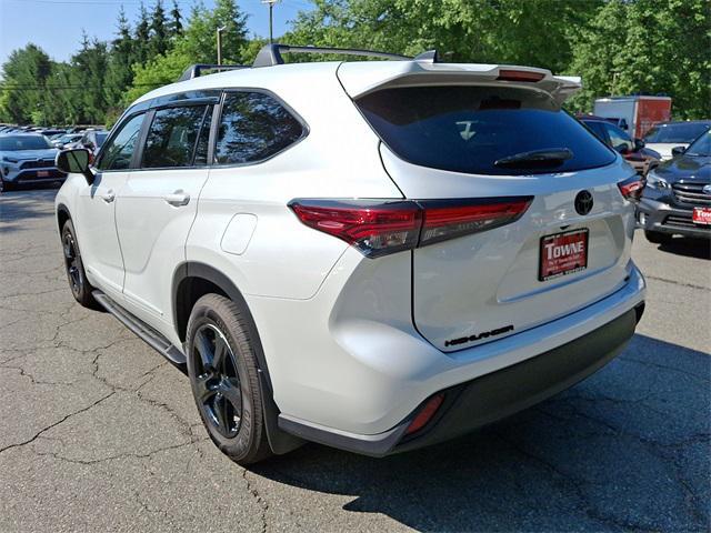 used 2023 Toyota Highlander Hybrid car, priced at $38,450