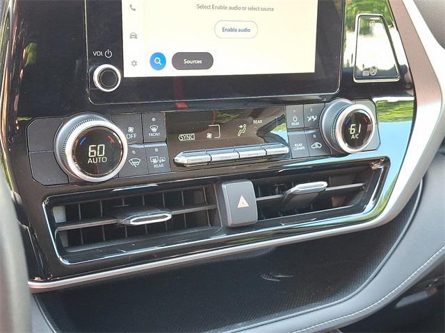 used 2023 Toyota Highlander Hybrid car, priced at $38,450