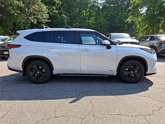 used 2023 Toyota Highlander Hybrid car, priced at $38,450