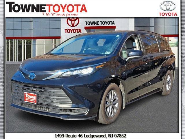 used 2022 Toyota Sienna car, priced at $38,500