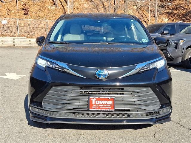 used 2022 Toyota Sienna car, priced at $38,500