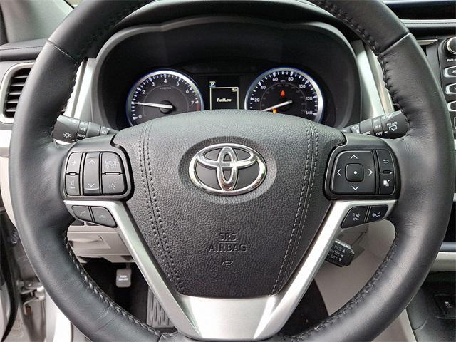 used 2019 Toyota Highlander car, priced at $32,995