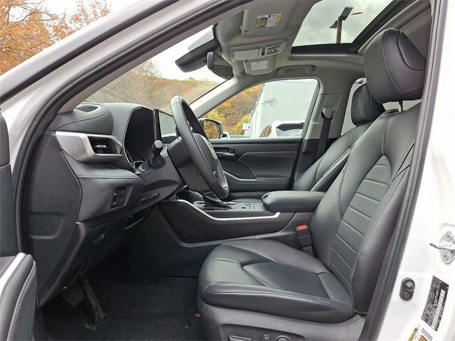 used 2023 Toyota Highlander car, priced at $34,916