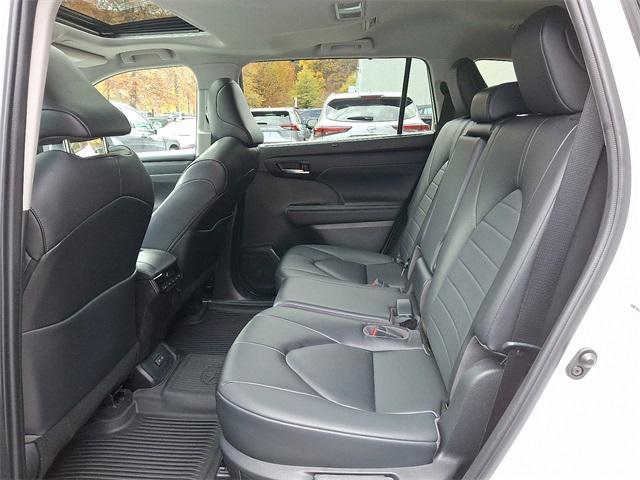 used 2023 Toyota Highlander car, priced at $34,916
