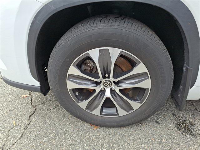 used 2023 Toyota Highlander car, priced at $34,916