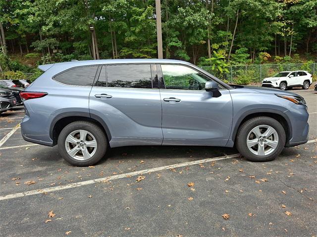 used 2022 Toyota Highlander car, priced at $29,875