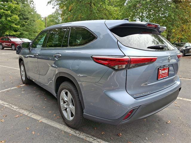 used 2022 Toyota Highlander car, priced at $29,875