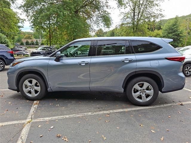used 2022 Toyota Highlander car, priced at $29,875