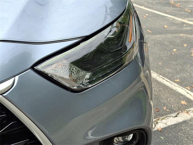 used 2022 Toyota Highlander car, priced at $29,875
