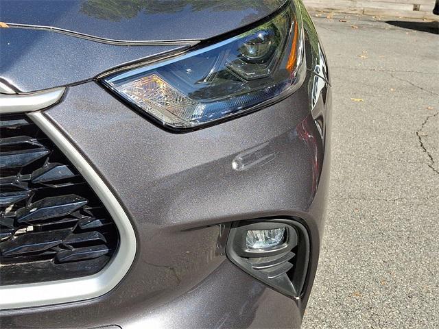used 2022 Toyota Highlander car, priced at $37,875