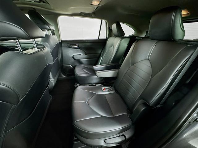 used 2021 Toyota Highlander car, priced at $33,689
