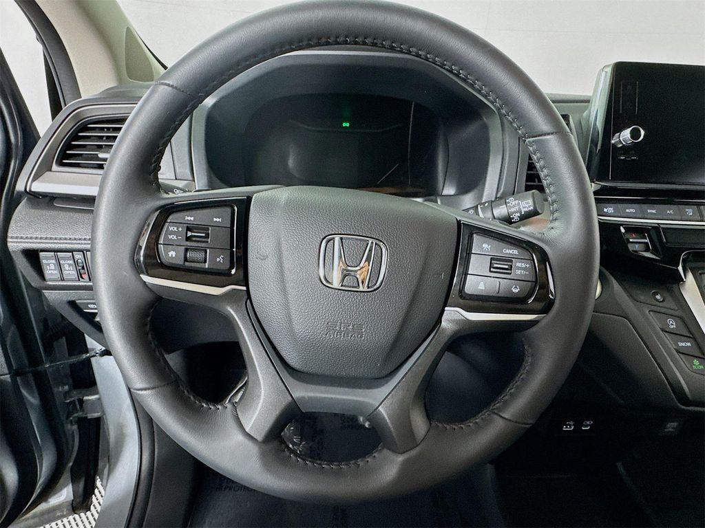 used 2025 Honda Odyssey car, priced at $41,990